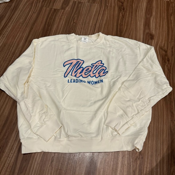 university tees Tops - university tees theta crewneck